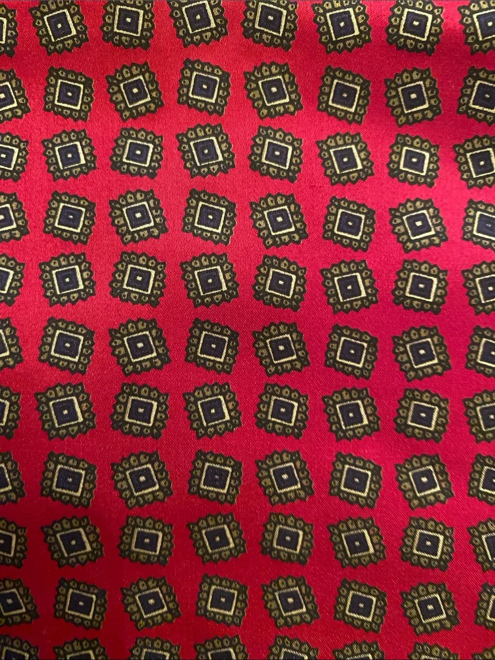 Reversible Patterned Scarf in Burgundy and Red